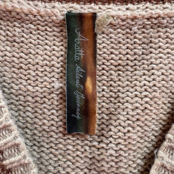 Aratta Silent Journey Embroidered Cardigan - Picture 3 of 5